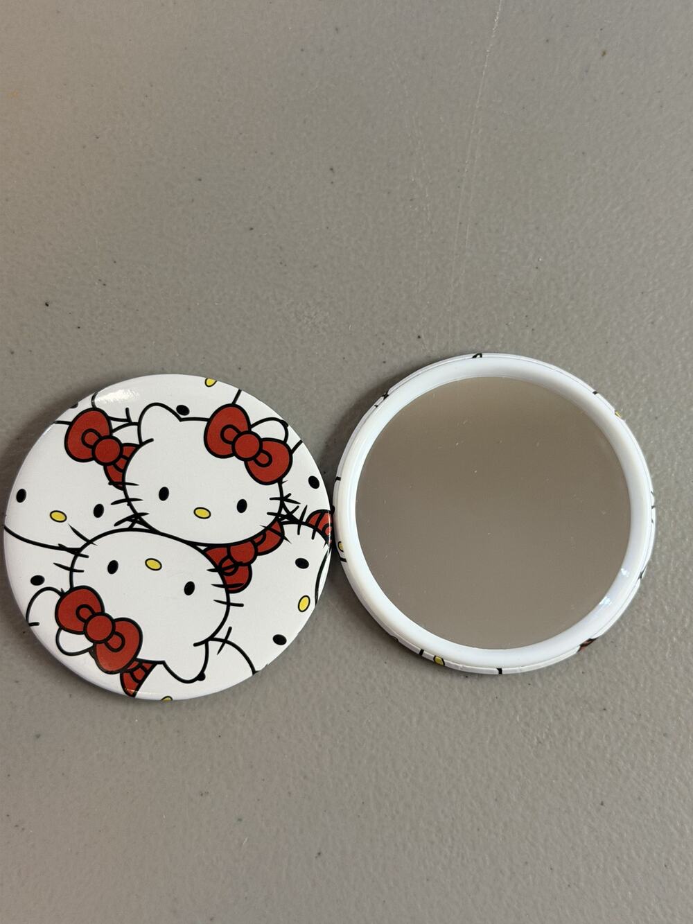 #HK-699 Hello Kitty Pocket Mirror